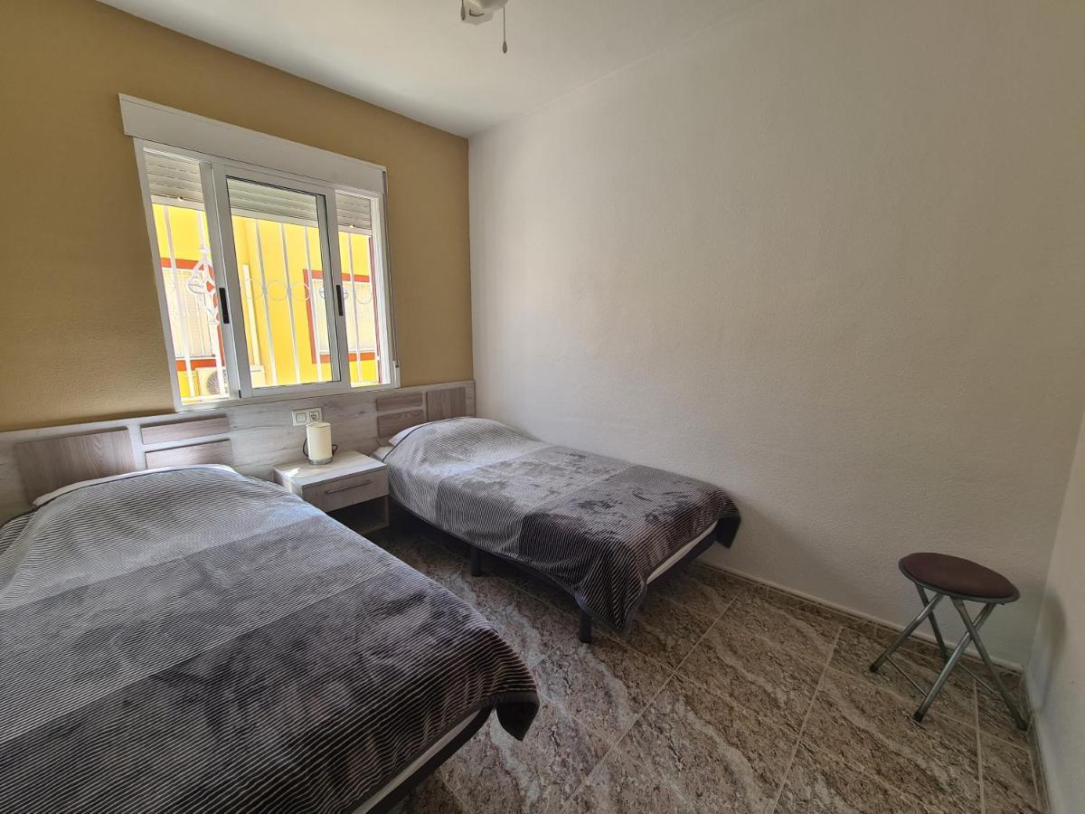 2 Bedroom Property In Closed Urbanisation Torrevieja Exterior foto